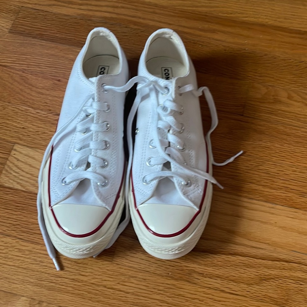 White vintage converse, men's size 9, women's size 7